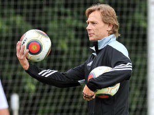 Валерий Карпин