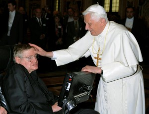 Фото_Стивен Хокинг на аудиенции у Папы Римского Бенедикта XVI в 2008 году