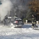 В центре Махачкалы сгорел автомобиль «Лада Приора» (видео) Новости