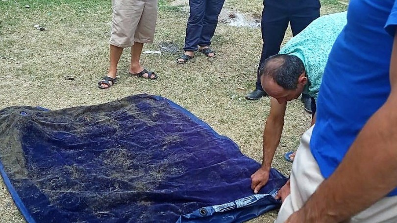 Матрас, на котором плавали дети