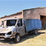 Неизвестные подожгли в Махачкале машину для доставки безнадзорного скота Криминал