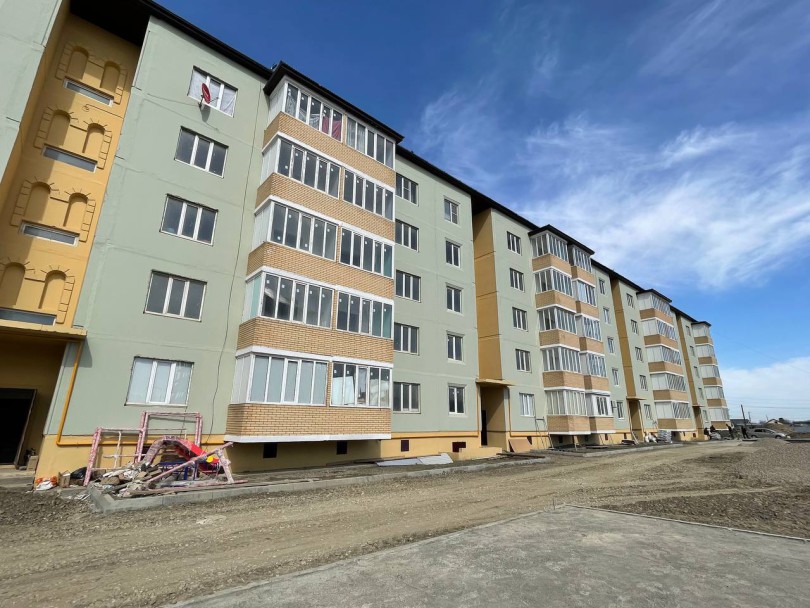 photo5348275315329316721