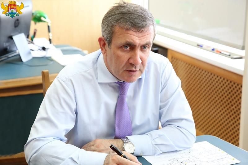 989ae6fe7b80800dc4050b0b35957ec2