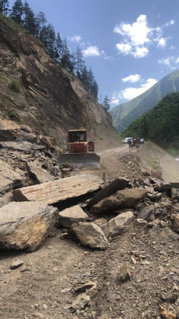 6951734cb6fcfbf18e76e775524856b9