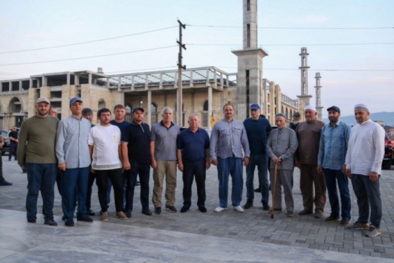 7a043f94f71bfb2c3a6d47fb34ee5ad1_XL