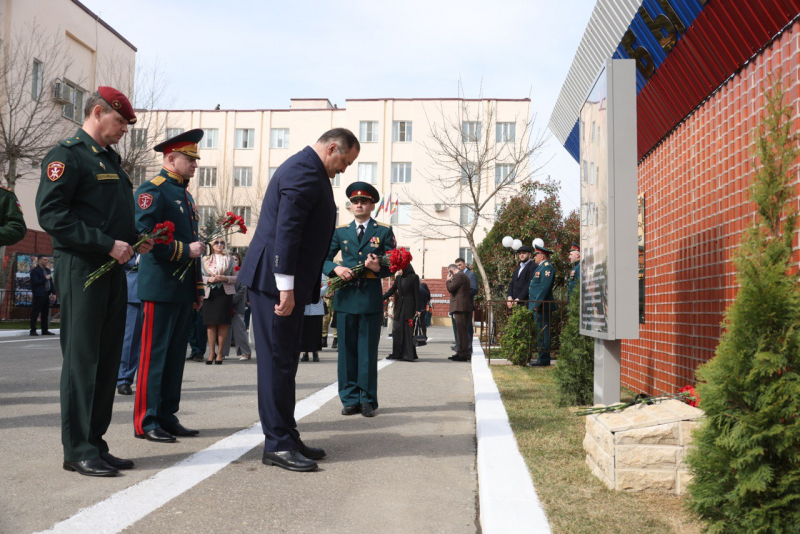 24d5bfee3f963dbc9c0af889b6082070