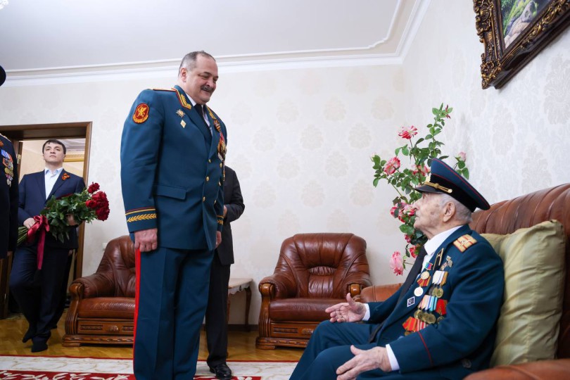 photo_5391252175432304927_y