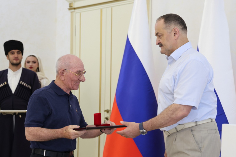 Фото_Вручение госпремий_сайт ДГМУ